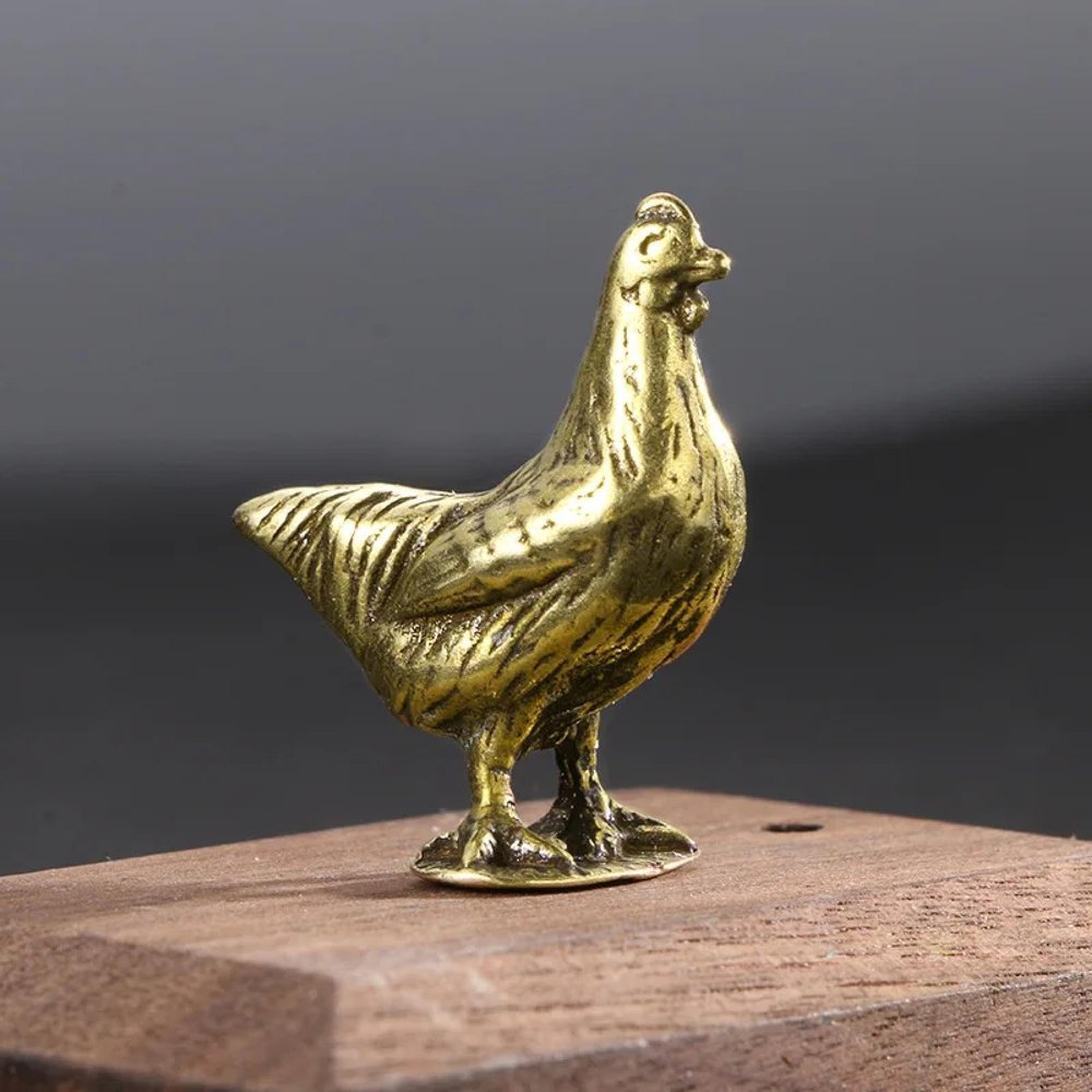 MANGOUSONG Brass Home Decor,2.9x2.6cm Solid Brass Animal Hen Figurines Miniature Tea Pet Funny Chicken Crafts Collection Desktop Small Ornament Home Decor Accessories