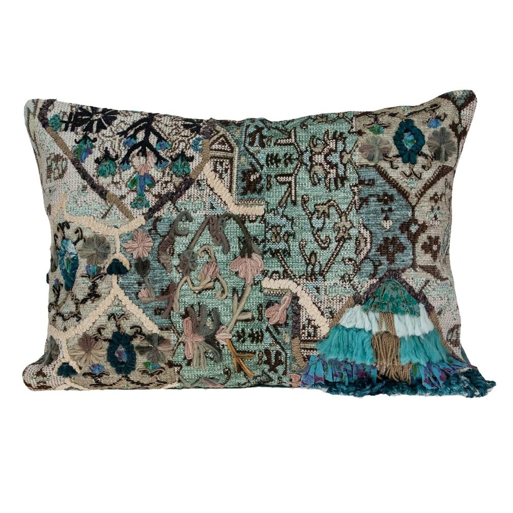 Bed Bath & Beyond 14" X 20" Beige and Green Zippered 100% Cotton Throw Pillow with Fringe