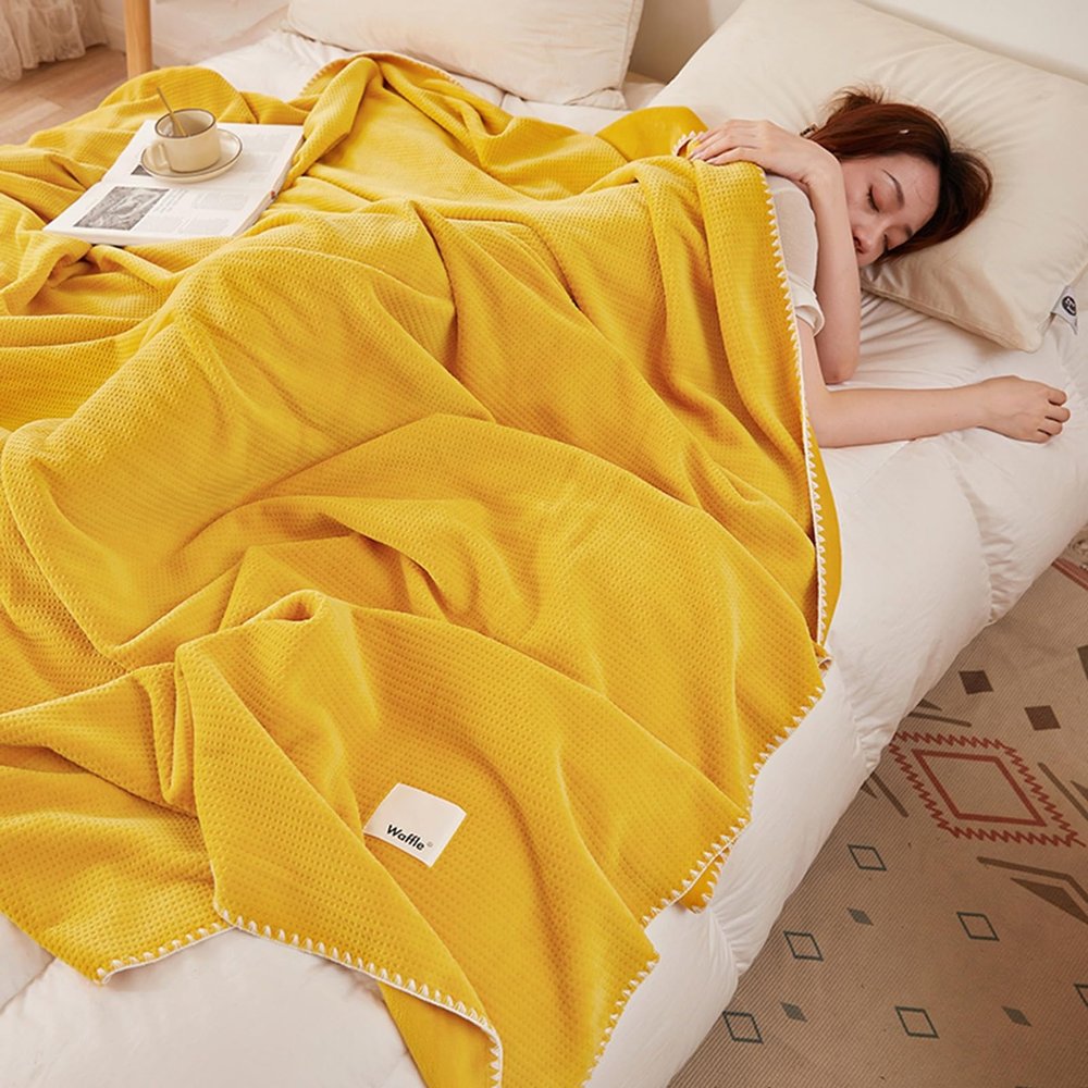 XHCTNN Waffle Throw Blanket, Lightweight Soft Cozy Knitted Throw All Season - Warm Milk Velvet Waffle Throw Home Decoration for Bed Sofa Couch and Travel(D,100 * 150cm/39 * 59")