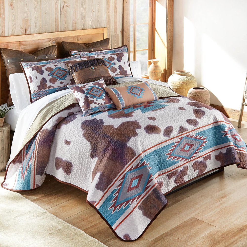 BLACK FOREST DECOR Aztec Cowhide Twin Quilt Set - Lightweight, Southwest Style Bedding with Cowhide and Geometric Patterns, Includes Quilt and Sham, Machine Washable