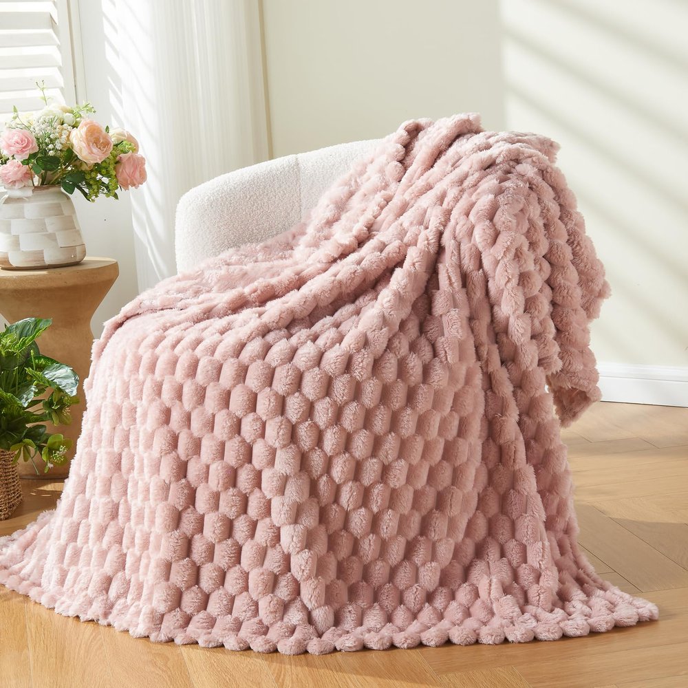 NEWCOSPLAY Super Soft Twin Blanket Pink Premium Silky Flannel Fleece 3D Clouds Stylish Jacquard Lightweight Bed Blanket All Season Use 350GSM (Pink, Twin(60"x80"))