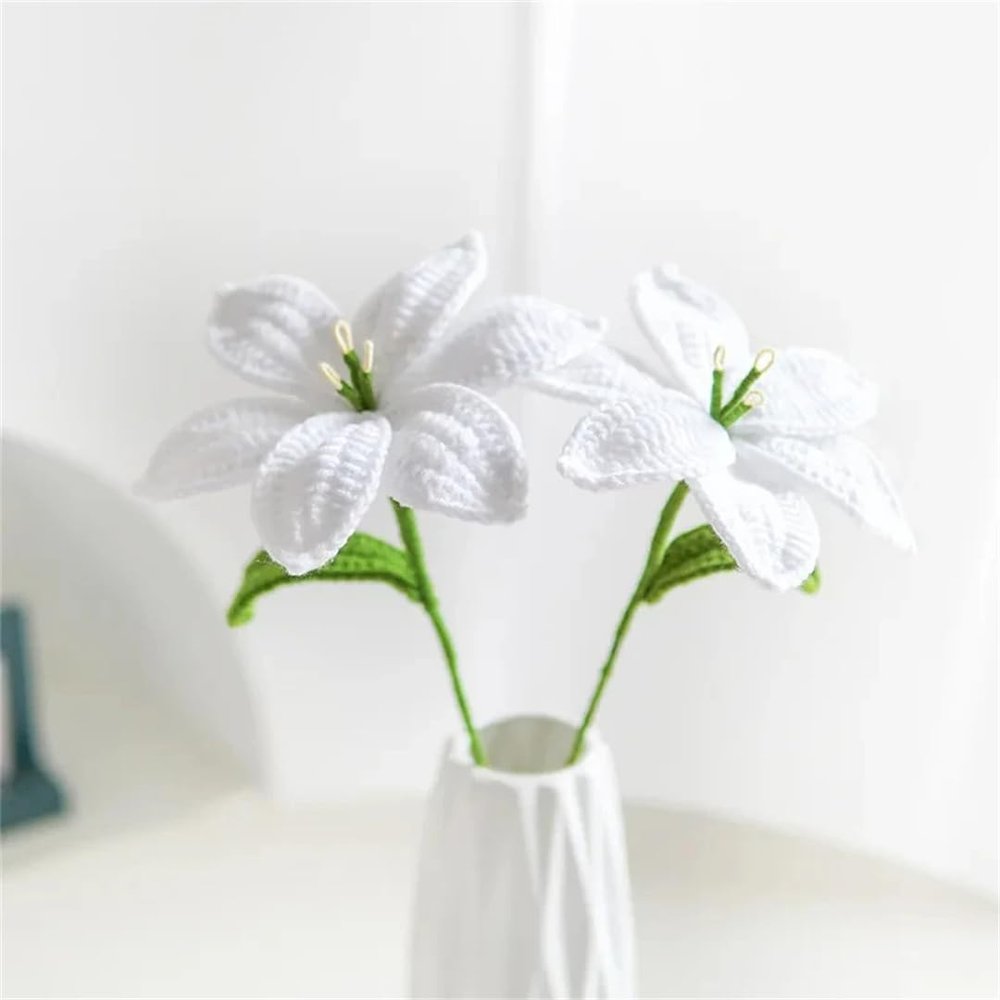 Hcclijo Hand Knitted Lily Tulip Rose Crochet Flower Artificial Flower Bouquet Desktop Decoration