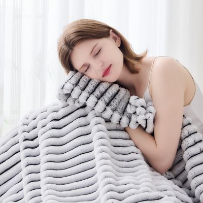 NEWCOSPLAY Super Soft Throw Blanket Black and White Premium Silky Flannel Fleece 3D Ribbed Jacquard Lightweight Bed Blanket All Season Use (Black and White Ribbed, Throw(50"x60"))