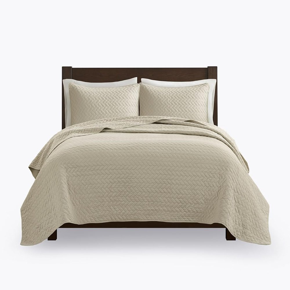 Gracie Mills Ria Solid Oversized Herringbone Quilt Set