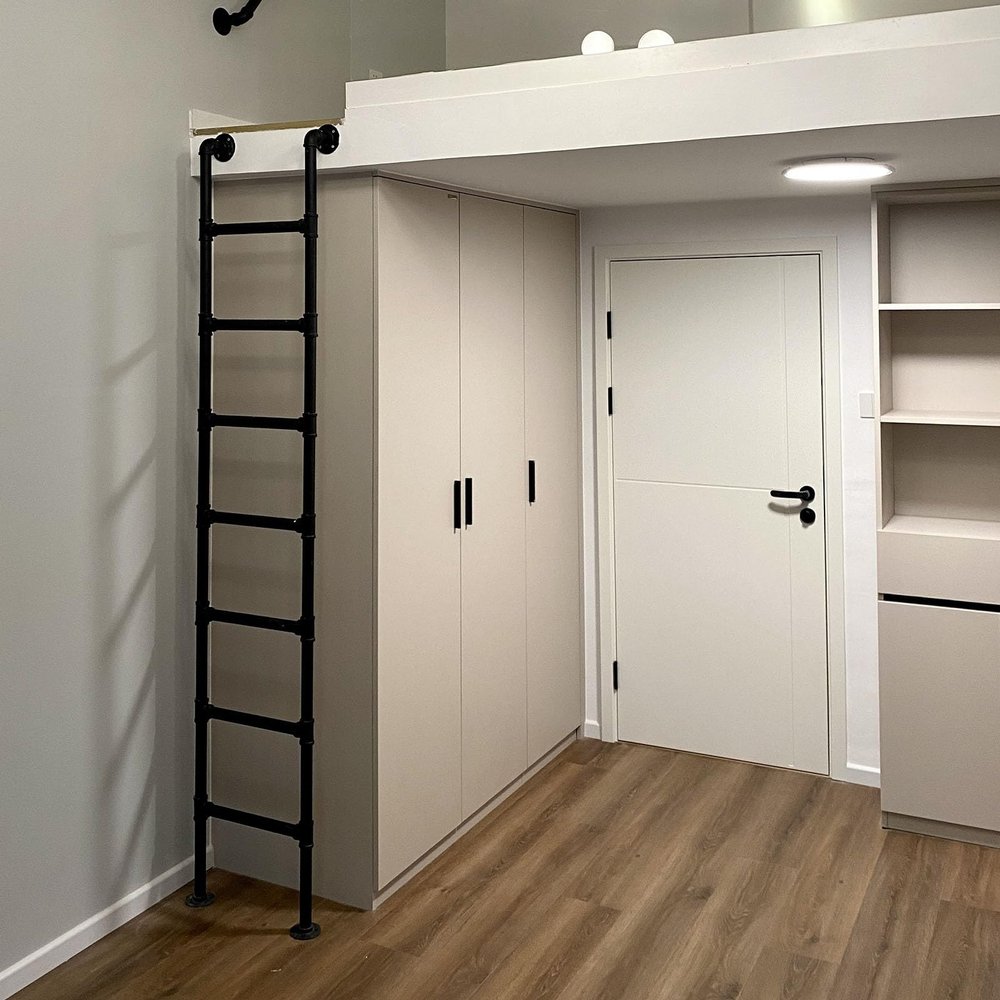 Bunk Bed Ladder Floor Standing, 4 4.6 5 6 7 FT Basement Escape Ladder for Windows Well 2-story Homes Loft Attic Balcony Climbing, Metal Iron Tube Travel Trailers Step Ladders with Foot Pad ( Color : B