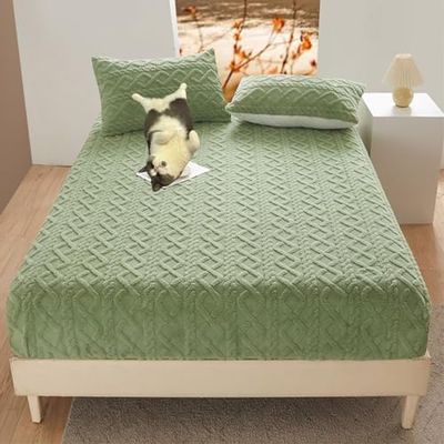 EDVKLNG Mattress Covers, Flannel Velvet Fitted Fluffy Fleece Elastic Twin Sheet Solid Fuzzy Soft Plush Breathable Mattress Protector Bed Pad with 11'' Deep Pocket (Green,Cal King)