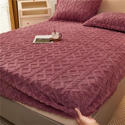 JHKZUHOJ Lyvara Magic Mattress Cover, Flannel Velvet Fitted Sheet Solid Plush Breathable Mattress Protector, Noiseless Mattress Cover (No Pillow Cover) (Color : Rojo, Size : 180 * 200cm (71 * 79in))