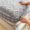 JHKZUHOJ Lyvara Magic Mattress Cover, Flannel Velvet Fitted Sheet Solid Plush Breathable Mattress Protector, Noiseless Mattress Cover (No Pillow Cover) (Color : Rojo, Size : 180 * 200cm (71 * 79in)) view 4