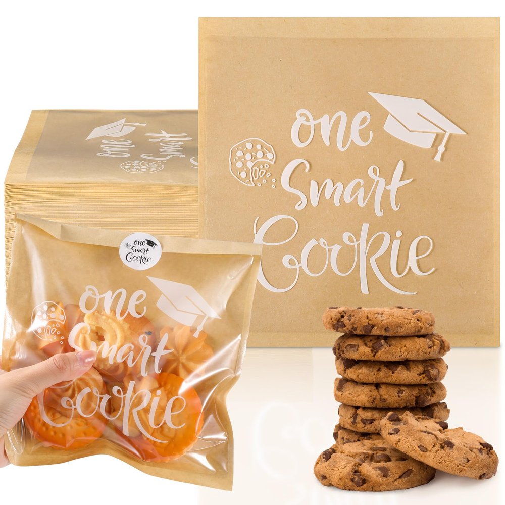 Fuyoooo 100 Pcs 2026 Graduation Party Favor Bags One Smart Cookie Treat Bags with Stickers Kraft Paper Candy Gifts 7.1 x 7.5 in for Guests Congrats Grad Party Supplies