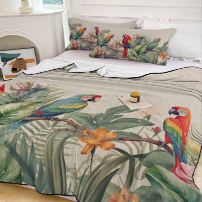 Full Size Quilt Set, Tropical Birds Parrot on Branch Lightweight Bedspread Coverlet Set Soft Microfiber Summer Quilt with 2 Pillow Shams, Green Palm Leaves on Burlap 3 Piece Comforter Bedding Set