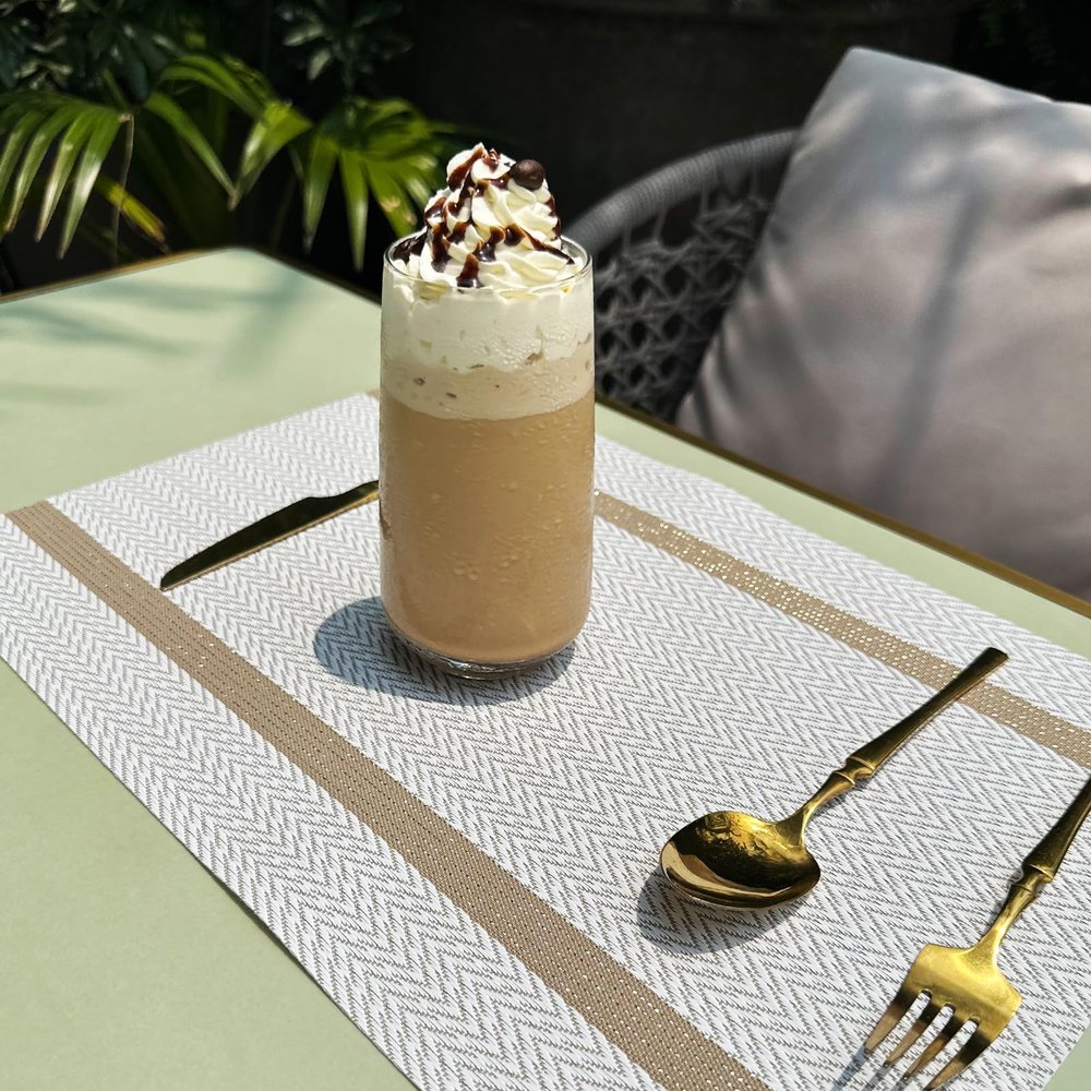 5U+ Placemats Set of 6, Washable PVC Placemats, Durable Heat Resistant Wipeable Placemats, Non Slip Rectangle Placemats, Dining Table Mats Modern Placemats, 12x18 Inch (Beige), Large, Beige, 6 Pcs