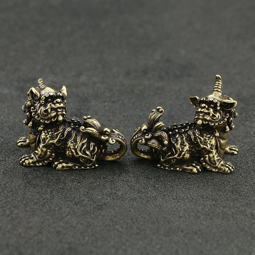 JIAPAILAIYUN Antique Brass Dcor,2Pcs 5x2.7cm Brass Auspicious Animal Ornaments Retro Brass Unicorn Lion Home Office Desk Small Ornaments