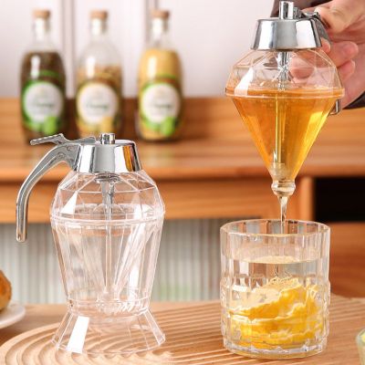 AOKID Honey Dispenser,Syrup Dispenser No Drip with Stand,Honey Comb Shaped Honey Pot,Olive Oil Dispenser Bottle for Kitchen,180ML Stainless Steel Cover,Beautiful Honey Containes with Unique Shape 1pc