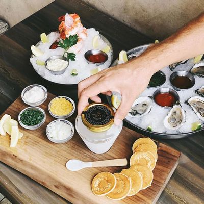 Caviar French Blini Premium Reserve Kaluga Hybrid / 4.4 oz. caviar & 16 Blinis