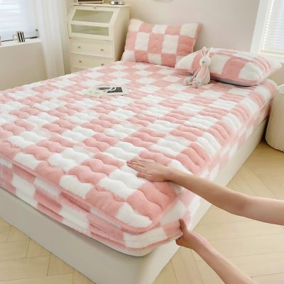 SUZEPER Velvet Fitted Sheet, Soft Velvet Fleece Bed Sheet Mattress Protector Cover with 12'' Deep Pocket Breathable Mattress Pad Cover, Elastic Fitted Mattress Topper(Queen-59x79inch, Pink)