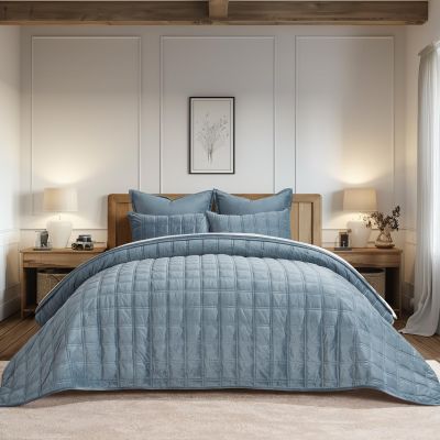 EVERGRACE 3 Pieces Luxurious Velvet Quilt Queen Size, Ultra Soft Bedspread Coverlet Set, Double Box Stitch Lightweight Velvet Comforter for All Season with 2 Shams, Blue Linen, 92"x96"