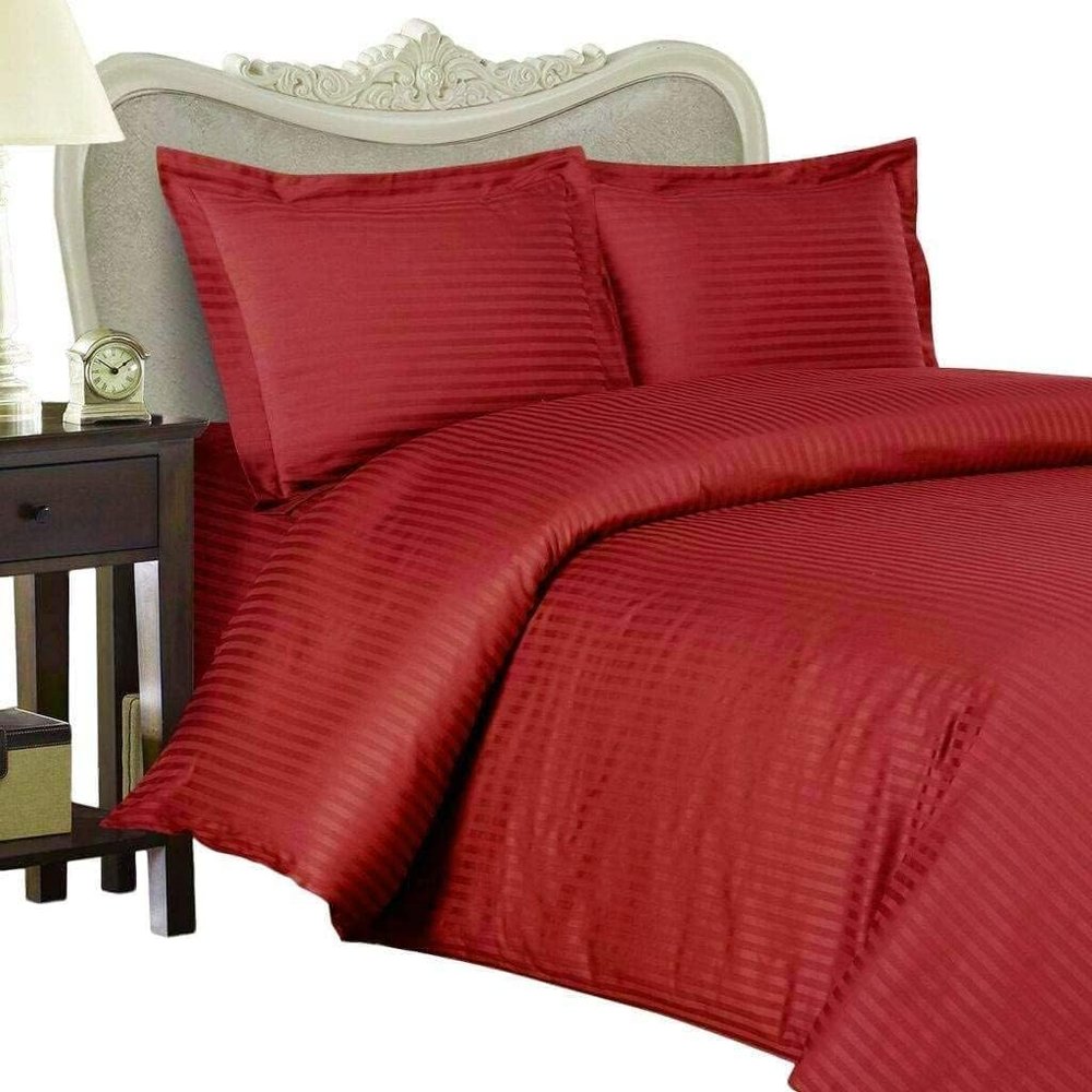 Texonic Duvet Cover Set with 3 Pieces, 1000 Thread Count, 100% Egyptian Cotton, Premium and Breathable with Zipper Closure (Olympic Queen Size, Burgundy)