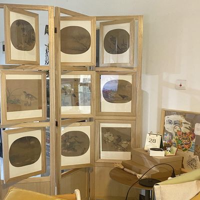 Blazea Wooden Room Divider with Picture Frame, Freestanding Room Partition Privacy Screen, 3 Hinged Panels for Store/Studio/Living Room/Restaurant(Natural)