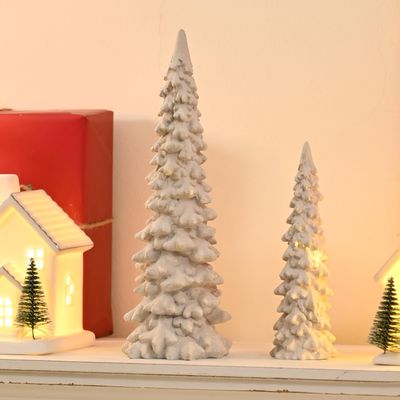 AOMOONOA White Tabletop Christmas Tree, 2Pcs Resin Small Christmas Trees Figurines, Decorative Tree Set for Mantle, Mini Xmas Trees for Vintage Indoor Decor, DIY Winter Village