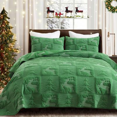 Grassix Christmas Quilt King Size, 3 Pieces Velvet Quilt Set with Xmas Tree Reindeer Pattern, Green Christmas Bedding Lightweight Bedspread with Shams,108"x96"
