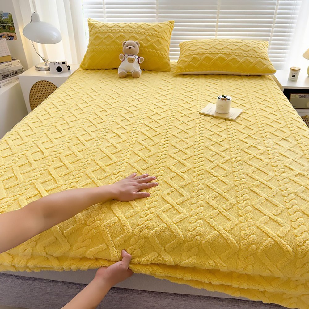 SUZEPER Lyvara Luxury Mattress Covers, Breathable Magic Mattress Covers Elastic Fitted Mattress Protector Cover Super Soft Cosy Plush Shaggy Taffeta Elastic Fitted Sheet(Twin-35.4x78.8in, Yellow)