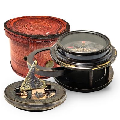 VINTORIA Antique Style Brass Sundial Compass 2.0 Inches with Magnifying Glass | Engraved Text, Leather Carrying Case, Ideal Gift for Collectors & Adventurers