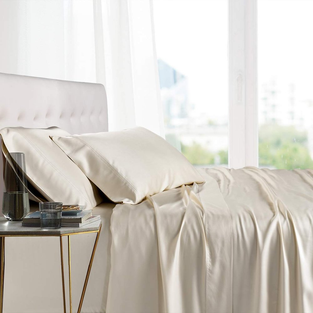 Threadinbox 100% Mulberry Silk Duvet Cover Set - 3-Piece Set - 30 Momme Grade 6A Mulberry Silk - Features Zipper Closure and Corner Ties, Super King 108"x98" (3 Piece)- Ivory Solid