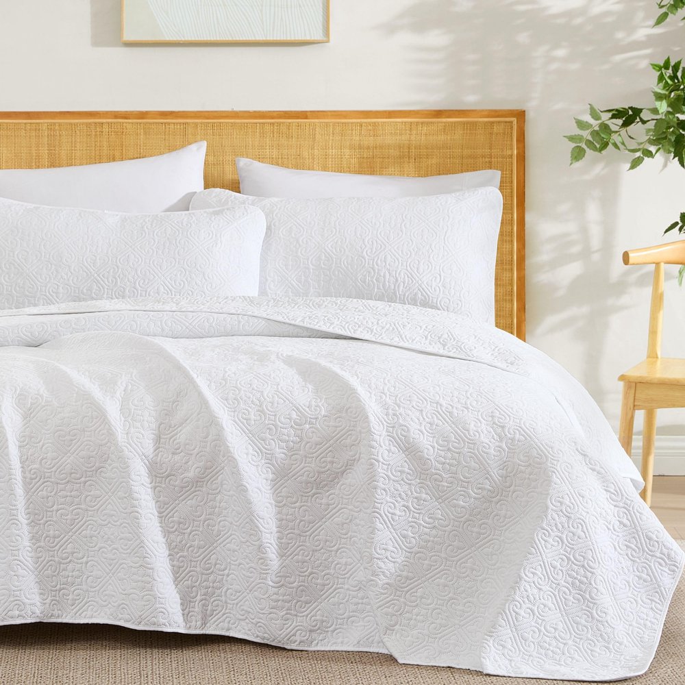 HLC.ME Lorenzo - 3 Piece Full Queen Size Quilt Set, Lightweight Queen Bedspread Coverlet Set (Full/Queen, White)