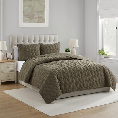 VCNY Home - Quilt Set, Soft 3-Piece Pinsonic Circle Bedding Set with Matching Shams, Ideal for All Seasons (Circles Olive Green, King)