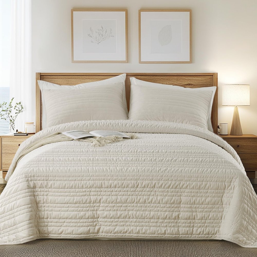 KASENTEX Luxury Velvet Quilt Set 3 Pieces Oversize Queen,Soft Bedspread Coverlet with 2 Pillow Shams, Lightweight Bed Blanket, Elegant Stitch Design, Machine Wash All Season Bedding,Light Khaki