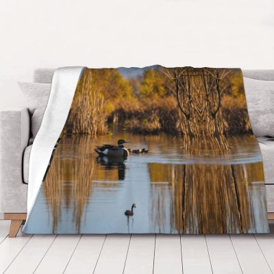 JIPOFD Dual Sided Loon Nature Bird Blanket Throw Warm Cosy Flannel Blanket King Size Bed Thick Blanket