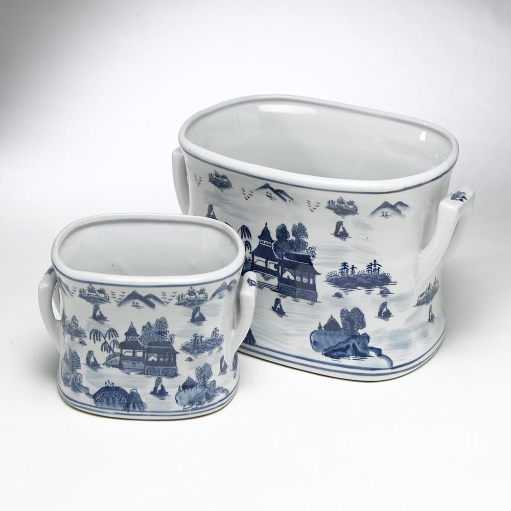 AA Importing AAI Blue Willow Design Footbath Planters, Set of 2