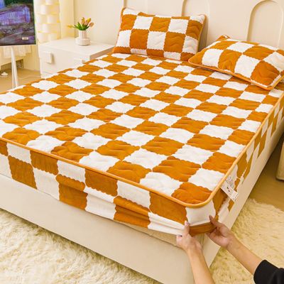 LDLCYCN Milk Velvet Checkered Fitted Sheet Mattress Cover King Warm Thicken Mattress Protector Super Soft Bed Cover with Pillowcase Washable 12'' Deep Pocket Mattress Pad,Yellow,120 * 200cm(2PCS)