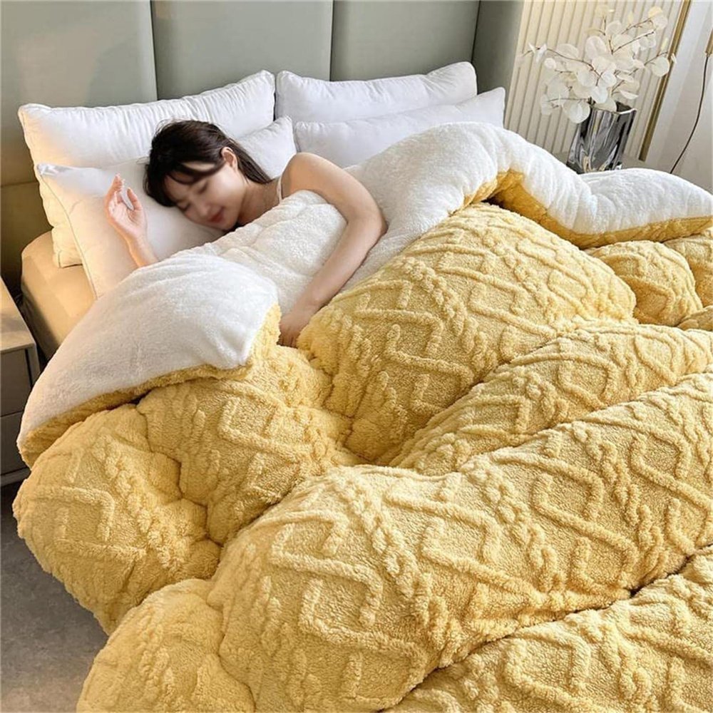 Thickened Super Soft Insulation Hibiscus Winter Quilt,Hibiscus Double Fabrics,Breathable Warmth Fluffy Plush Double Sided Velvet Blanket for Cold Weather(Yellow,150x200cm/59x79in(4kg))