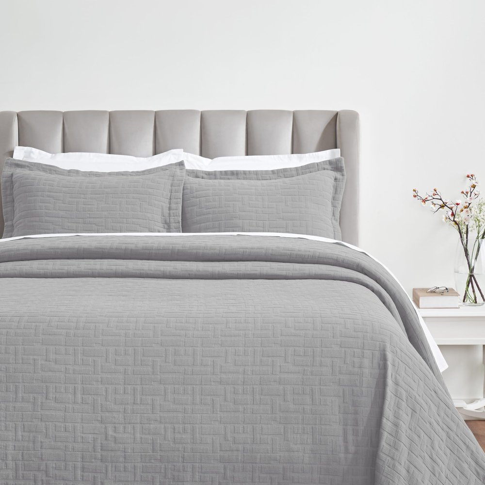 Superior 3 Piece Cotton Bedspread and Sham Set, Home Bed Decor, Decorative Bed Spread, 2 Pillow Shams, Medium Weight, Geometric Matelasse Coverlet, Bedding Essentials, Madrid Collection, Full, Grey