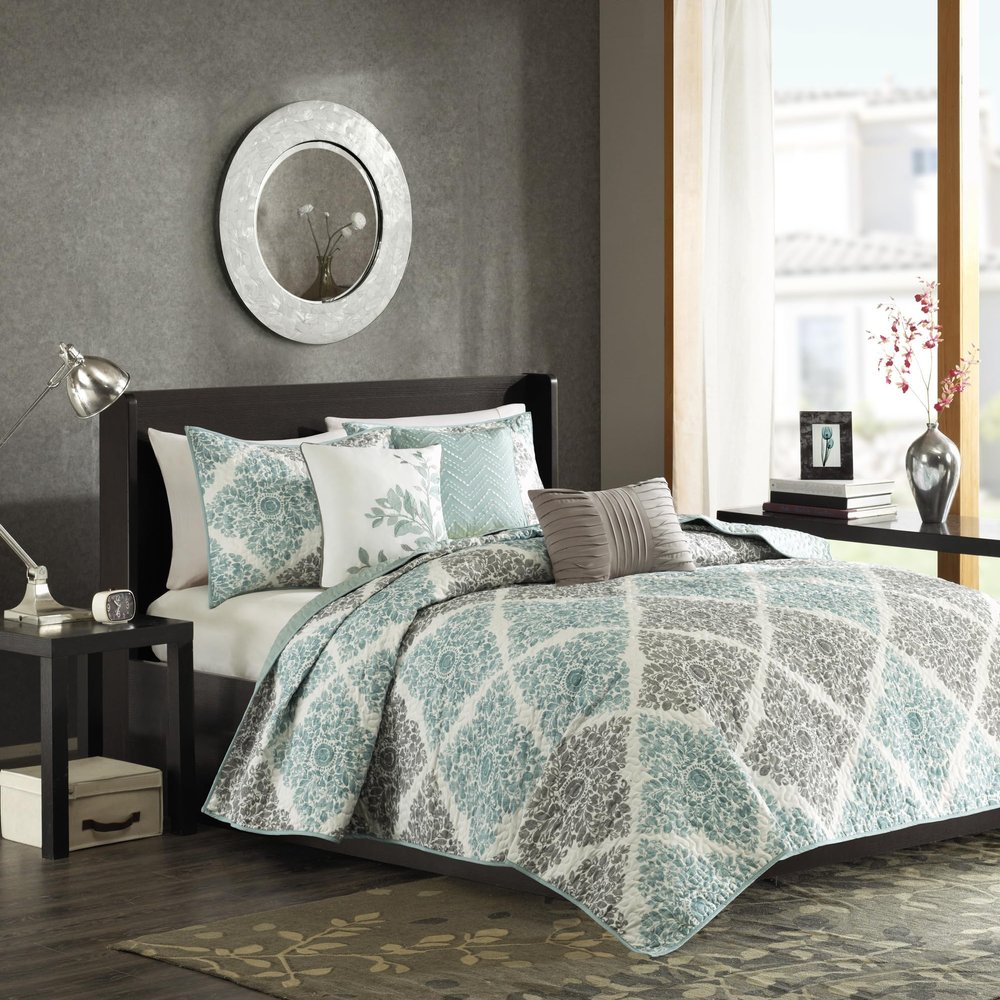 6 Pcs Printed Quilt Set with Throw Pillows Aqua King,Cal King HN633