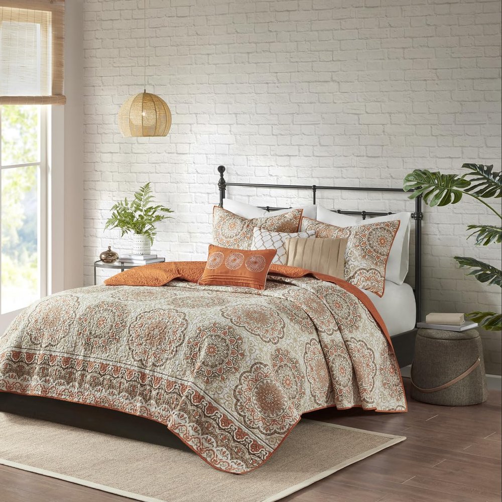 6 Pcs Reversible Quilt Set with Throw Pillows Orange King,Cal King