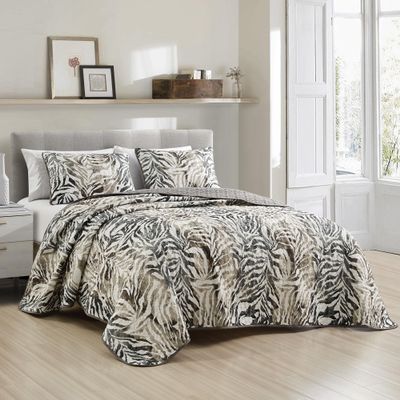 JCrown Oversized Reversible Bedspread Set Lightweight Zebra Animal Print Quilt with Shams - Safari Jungle-Inspired Bedding (Alley, King)