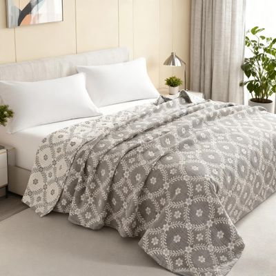 3-Layer Cotton Muslin Queen Blanket (88"x92"), Soft Breathable Yarn-Dyed Quilt, Lightweight Thermal Bed Blanket for Couch Sofa Bed All Seasons, Wreath