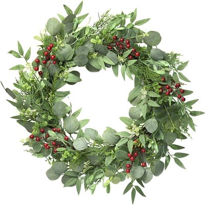 24 inch Wreath w/Berries