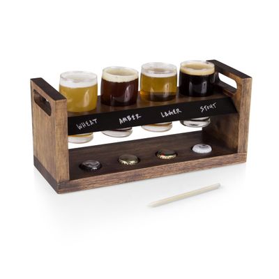 PICNIC TIME Craft Beer Flight Beverage Sampler, Beer Glasses Set, Gifts for Men, Bar Glasses Drinking Set with Carry Handles, Hollowed Areas, and Chalkboard Panel for Home and Bar, (Acacia Wood)
