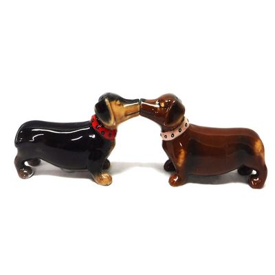 Pacific Giftware Loveable Cute Kissing Dachshunds Salt & Pepper Shakers Set