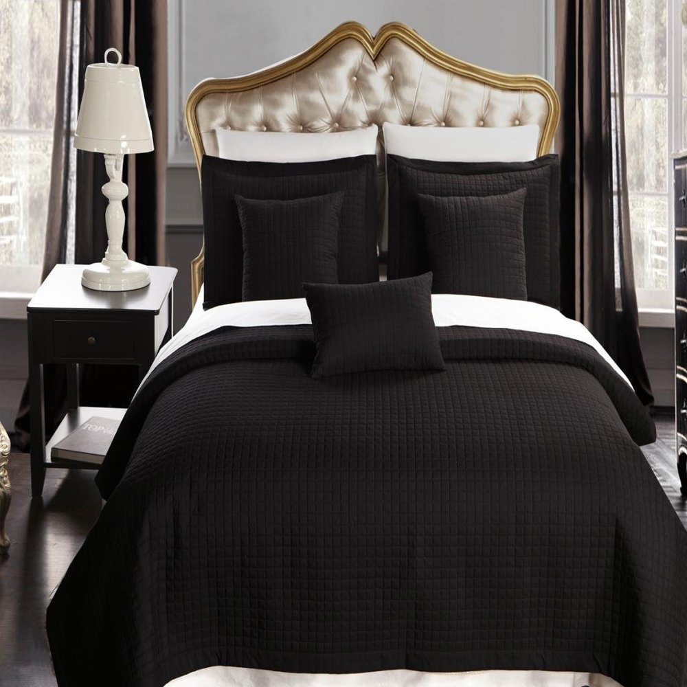 6 Piece Cal King Size, Black Color, Super Luxurious Wrinke Free Reversible Checkered Coverlet/Quilt Bedding Ensemble Set with Decorative Pillows