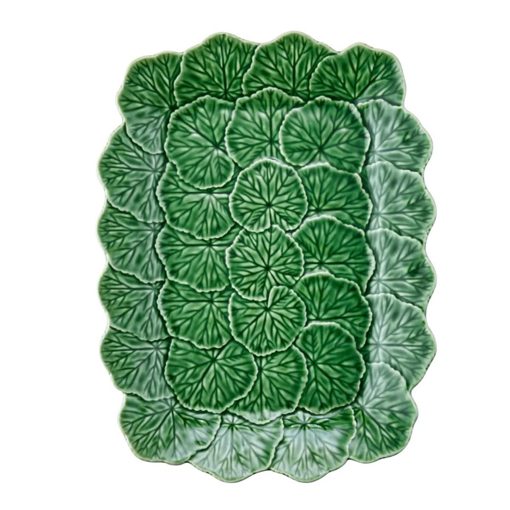 Bordallo Pinheiro Geranium Relief Platter Color: Green