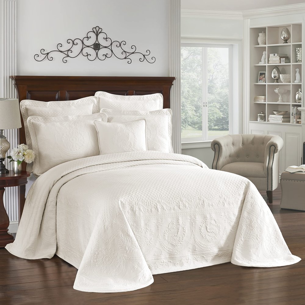 Historic Charleston King Charles Modern Farmhouse Floral Matelasse Bedspread, 100% Cotton Breathable Bedding, King/Calking, Ivory