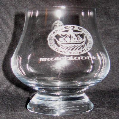 GLENCAIRN BRUICHLADDICH ISLAY CREST BRANDED WHISKY GLASS IN GIFT CARTON