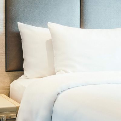 Bluff City Bedding 1800 Thread Count Egyptian Cotton Feel 4 Piece Bed Sheet Set 12 Colors (King, White)