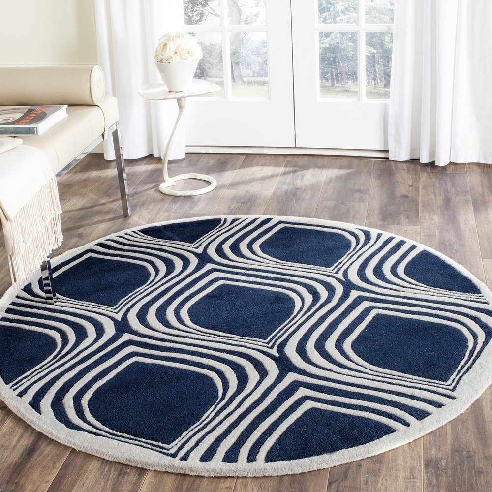 SAFAVIEH Chatham Collection Area Rug - 5' Round, Dark Blue & Ivory, Handmade Geometric Wool, Ideal for High Traffic Areas in Living Room, Bedroom (CHT758C)